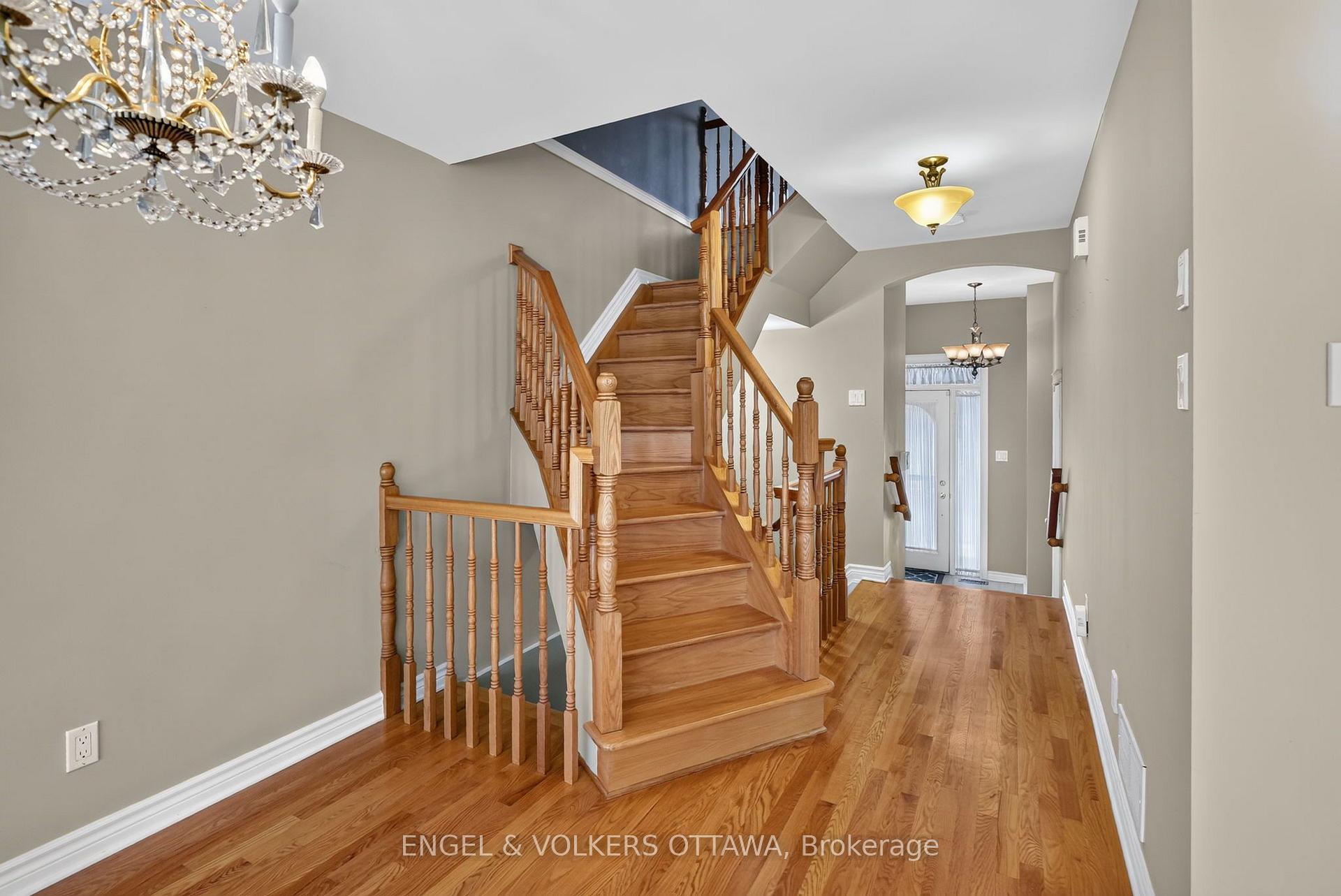 Photo 5 of 173 Hearst Way, Ottawa, Kanata - Katimavik — HOMEH