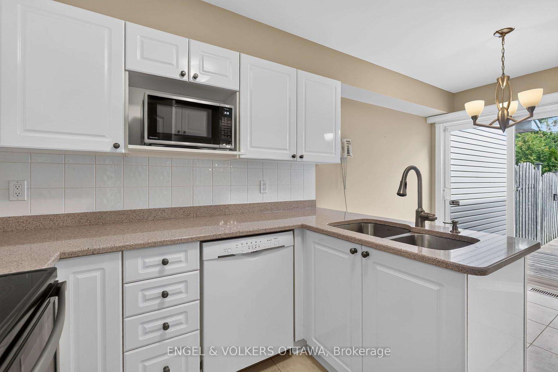 Photo 10 of 173 Hearst Way, Ottawa, Kanata - Katimavik — HOMEH