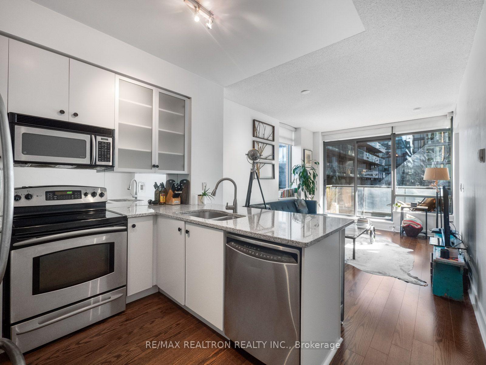 Photo 7 of 438 King Street, Toronto, Waterfront Communities — HOMEH