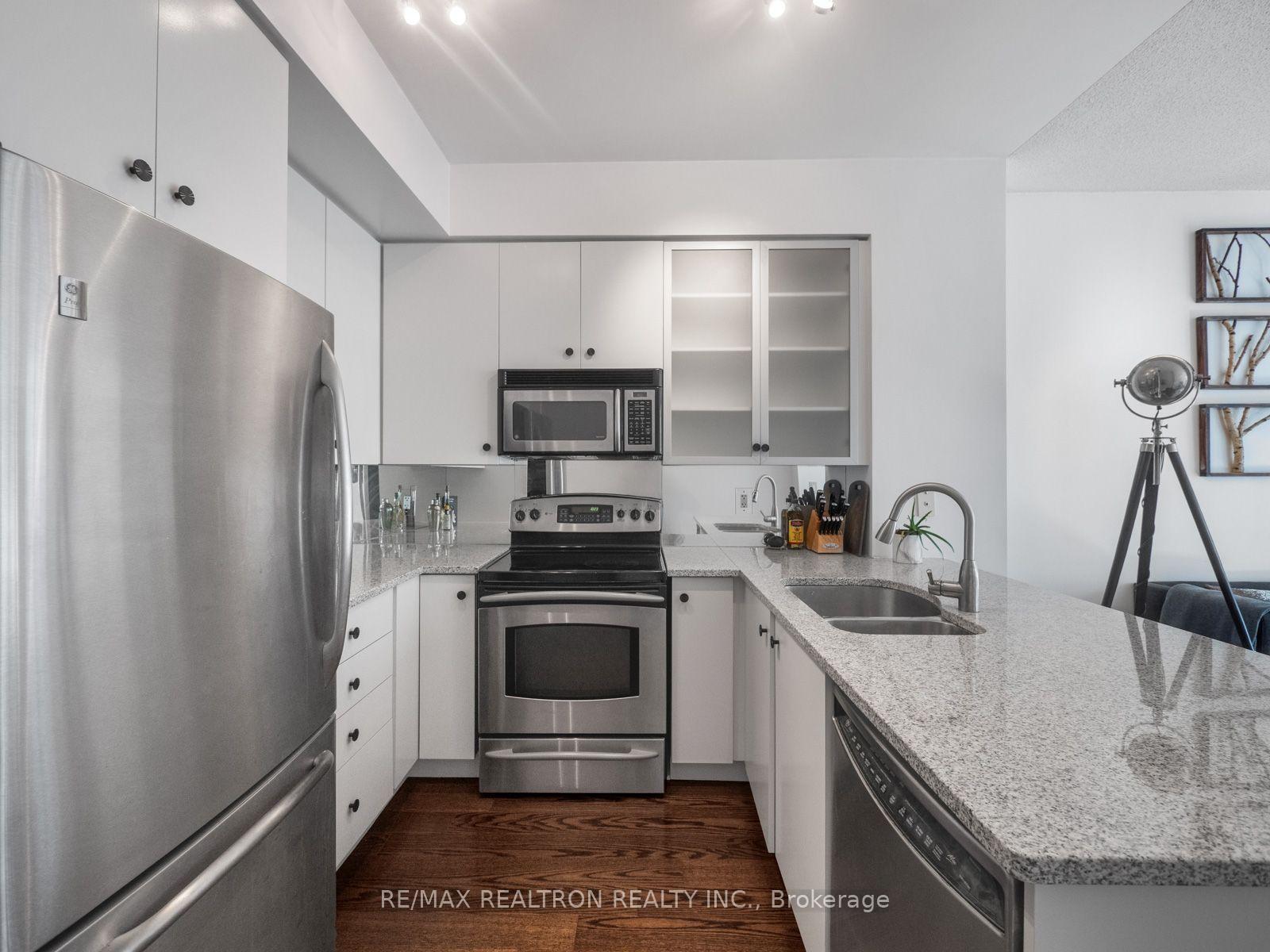 Photo 8 of 438 King Street, Toronto, Waterfront Communities — HOMEH