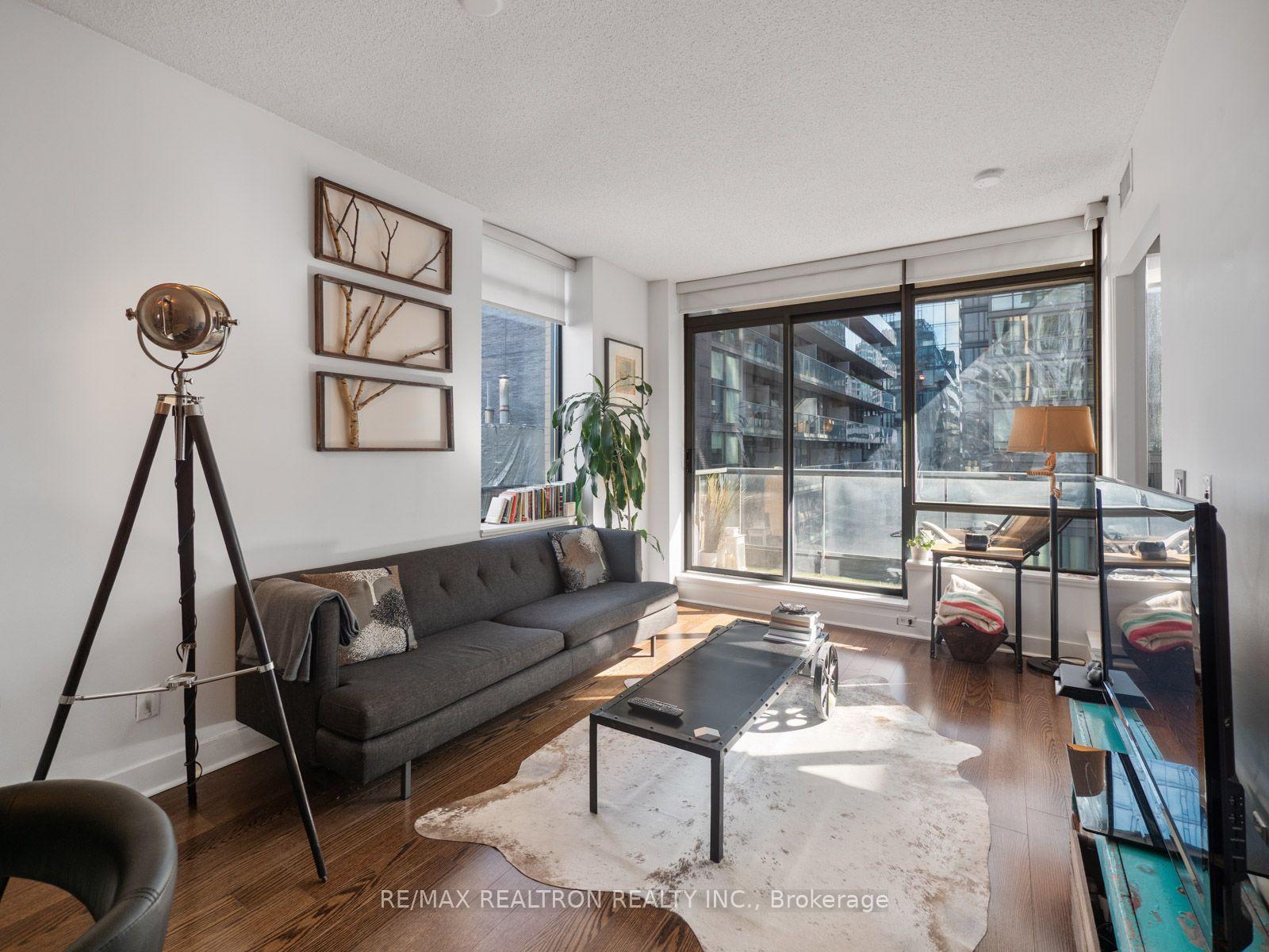 Photo 10 of 438 King Street, Toronto, Waterfront Communities — HOMEH