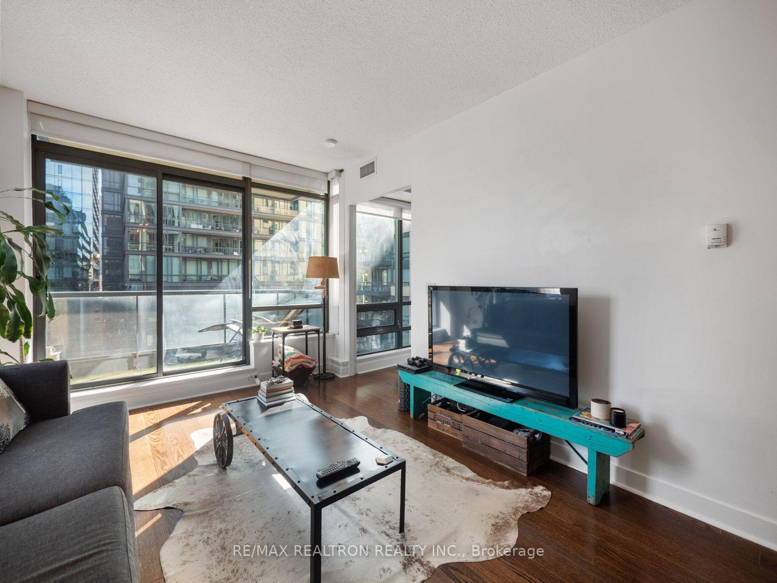 Photo 12 of 438 King Street, Toronto, Waterfront Communities — HOMEH