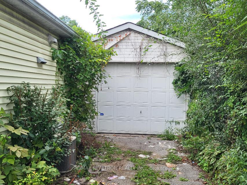Photo 3 of 256 Dunlop Street W, Barrie, Queen's Park — HOMEH