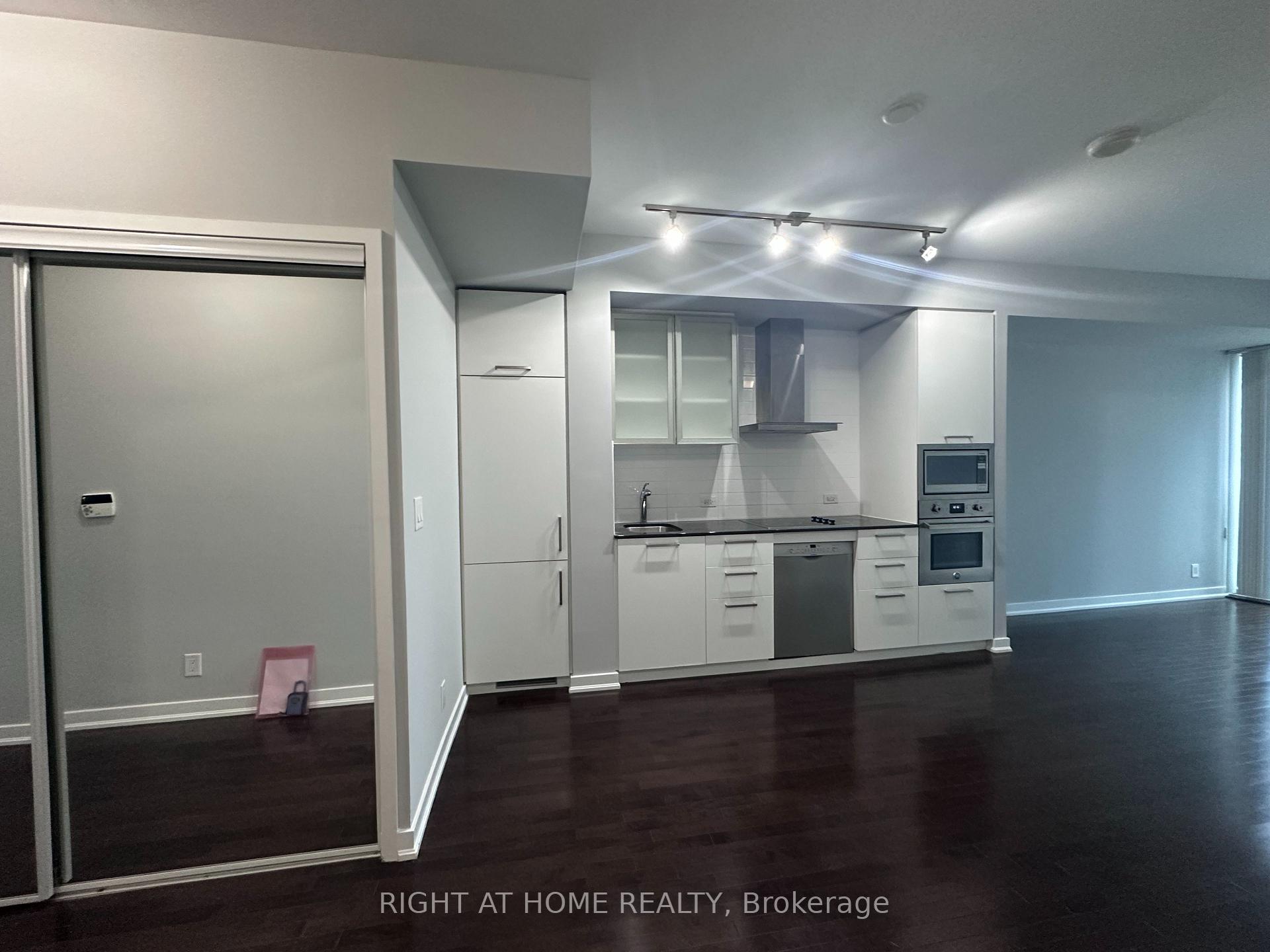 Photo 2 of Unit 509, 12 York Street, Toronto, Waterfront Communities — HOMEH