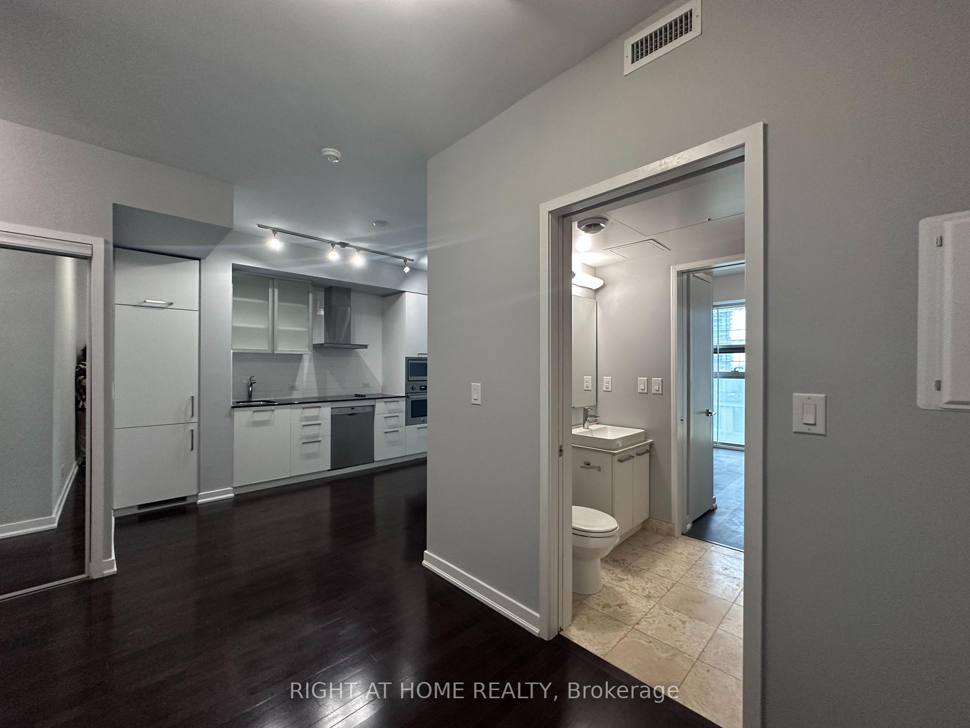 Photo 3 of Unit 509, 12 York Street, Toronto, Waterfront Communities — HOMEH