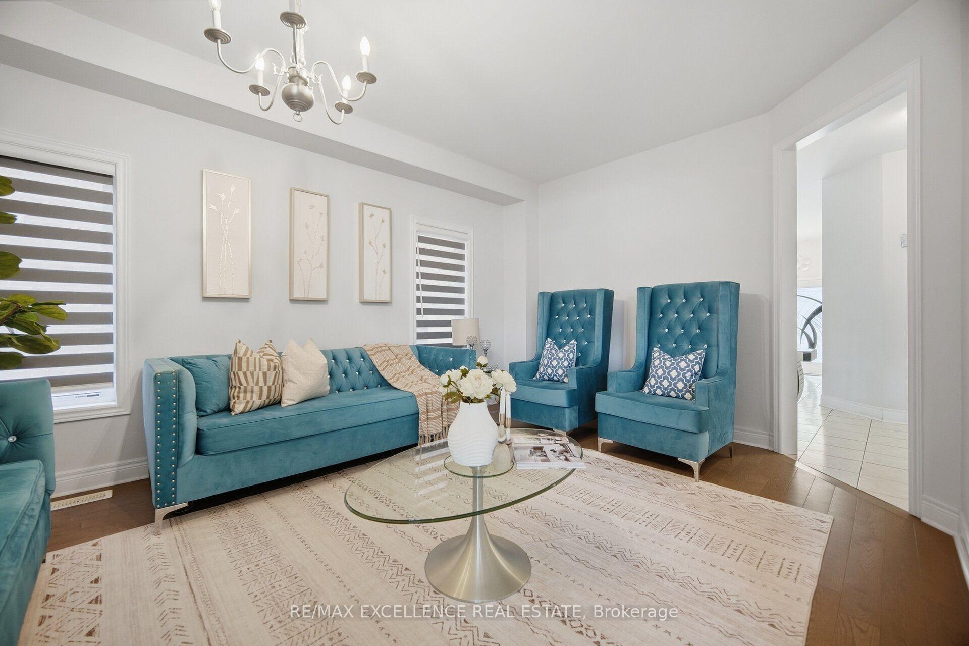 Photo 5 of 32 Branigan Crescent, Halton Hills, Georgetown — HOMEH