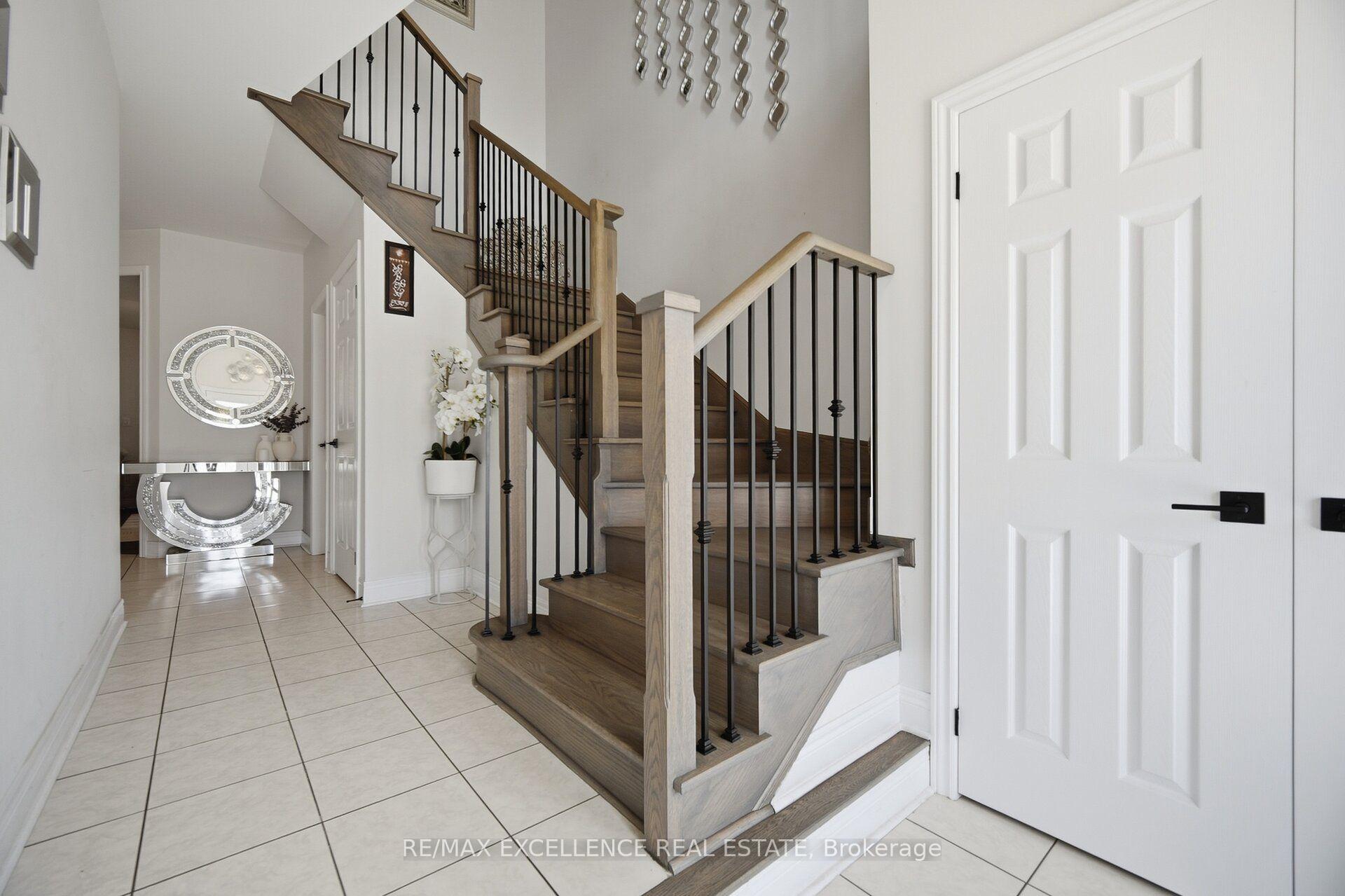 Photo 17 of 32 Branigan Crescent, Halton Hills, Georgetown — HOMEH