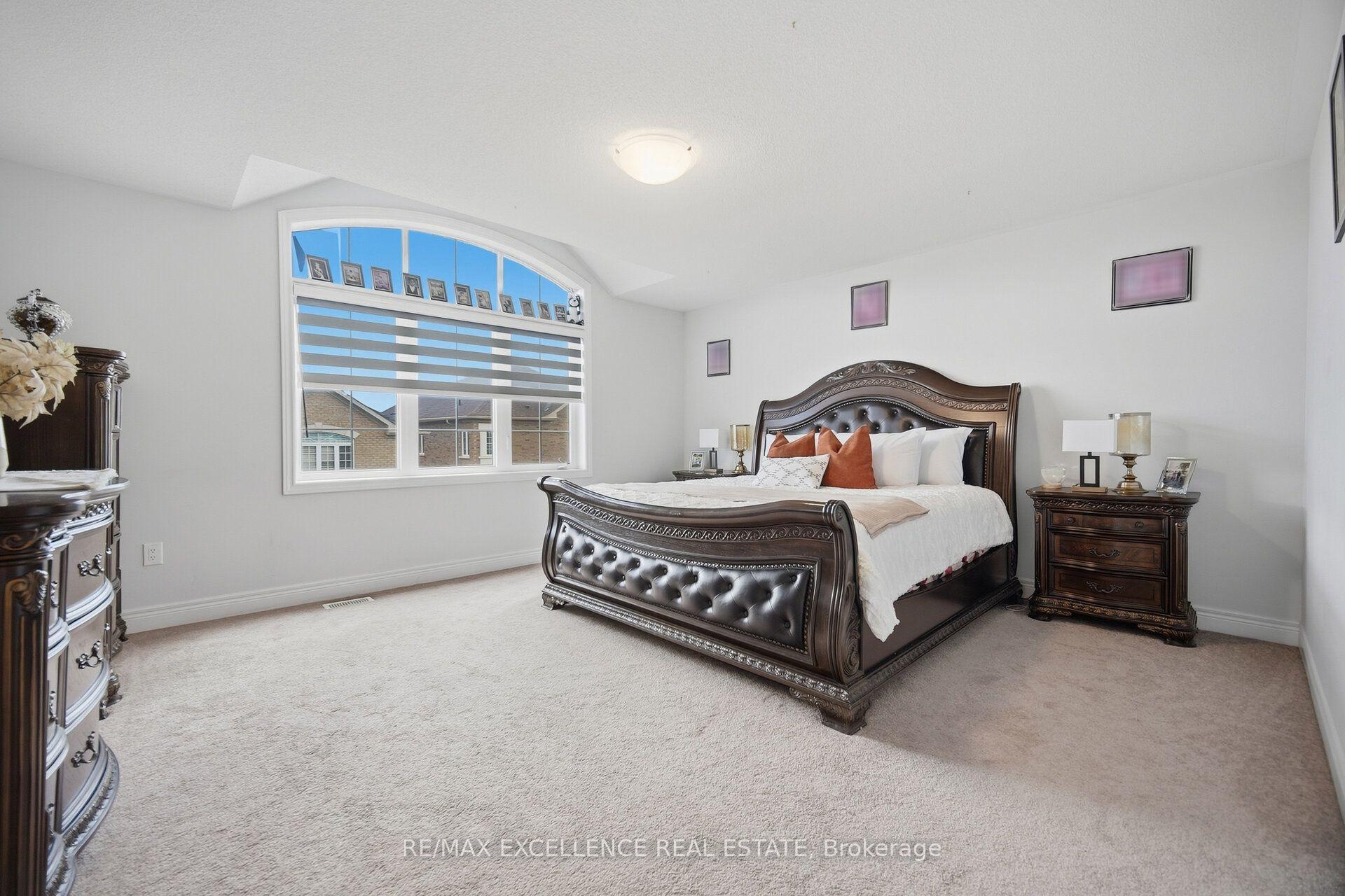 Photo 20 of 32 Branigan Crescent, Halton Hills, Georgetown — HOMEH