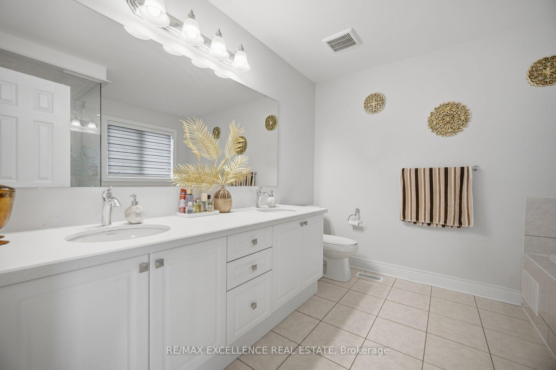 Photo 22 of 32 Branigan Crescent, Halton Hills, Georgetown — HOMEH
