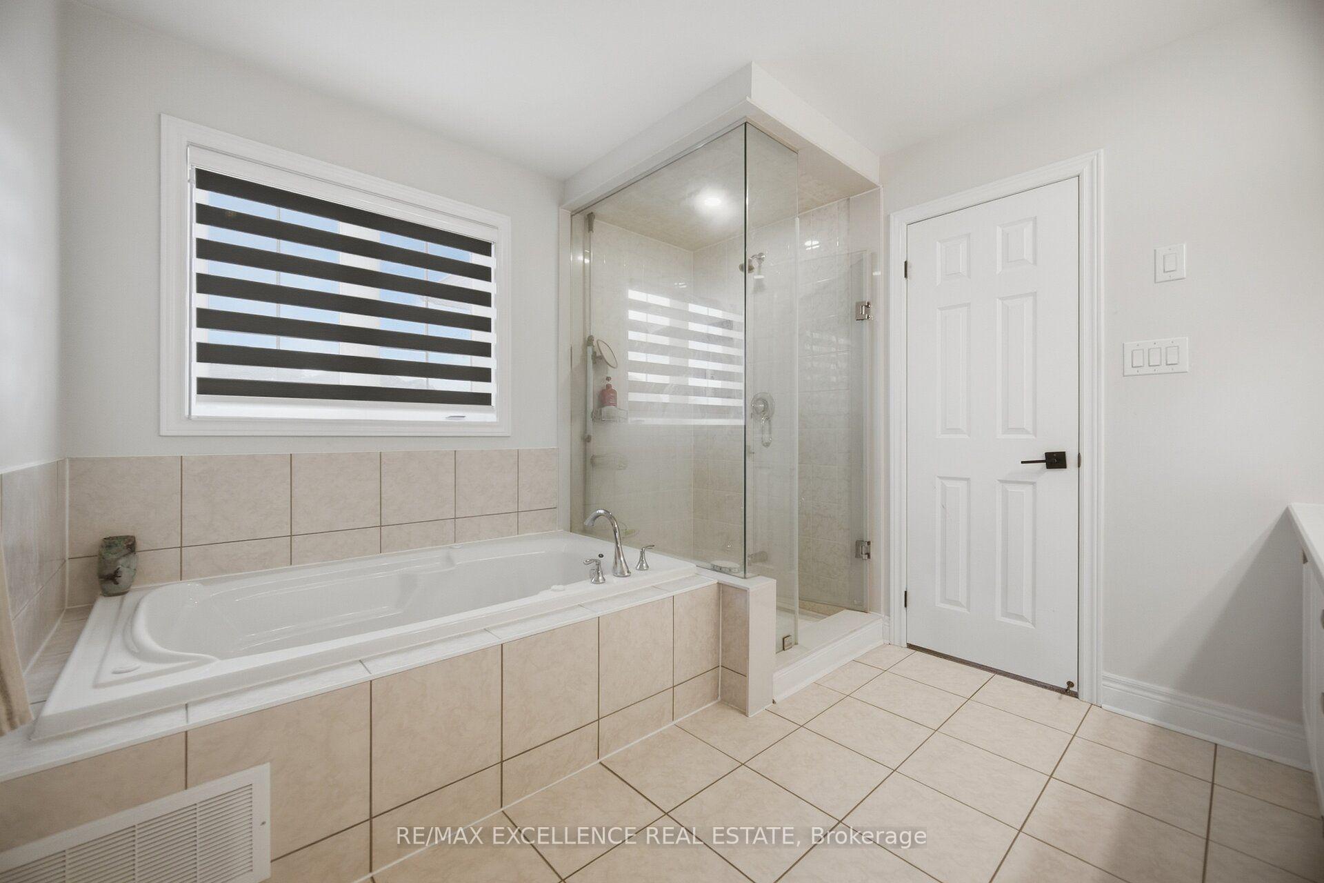 Photo 23 of 32 Branigan Crescent, Halton Hills, Georgetown — HOMEH