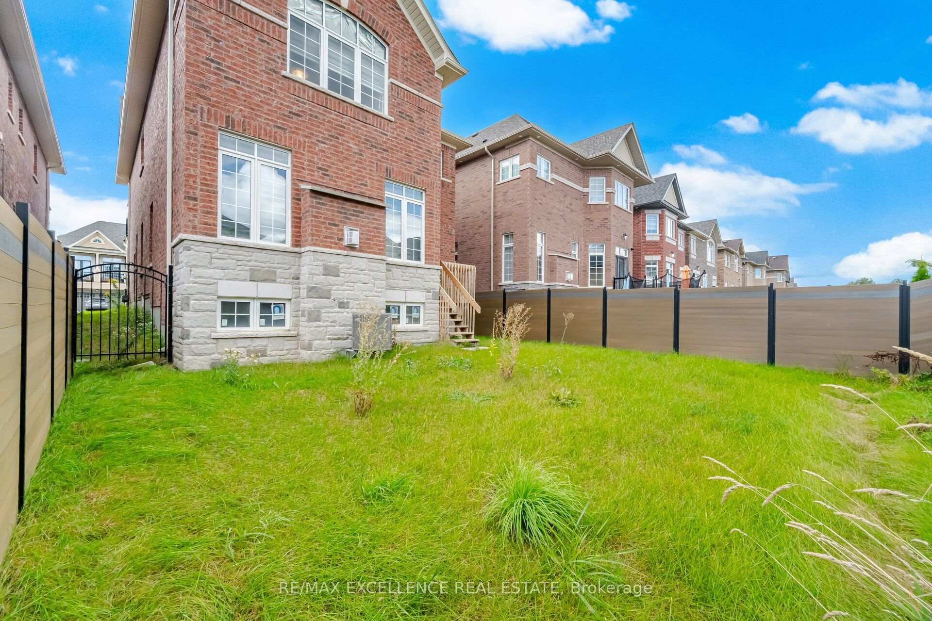 Photo 36 of 32 Branigan Crescent, Halton Hills, Georgetown — HOMEH