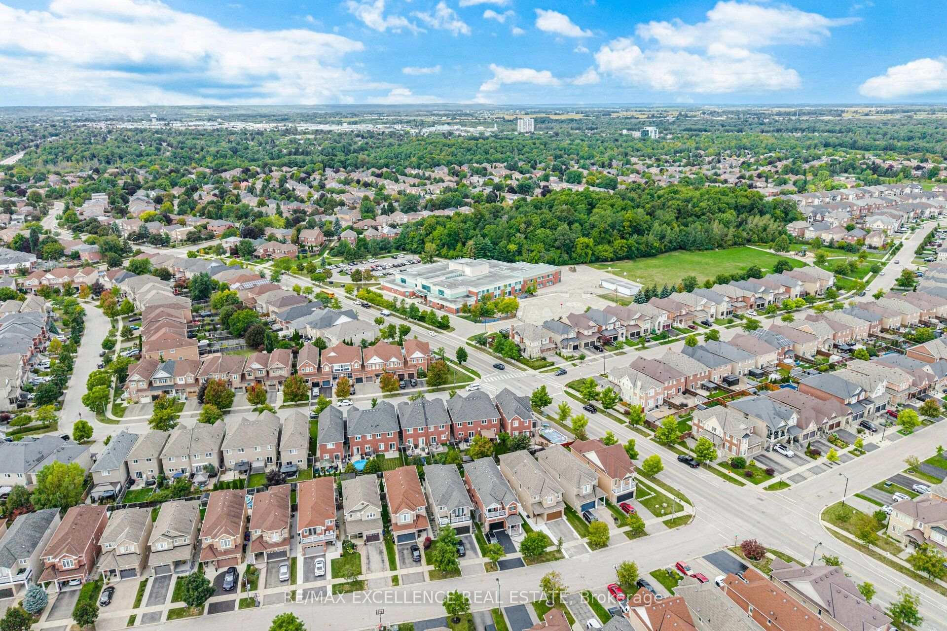 Photo 40 of 32 Branigan Crescent, Halton Hills, Georgetown — HOMEH