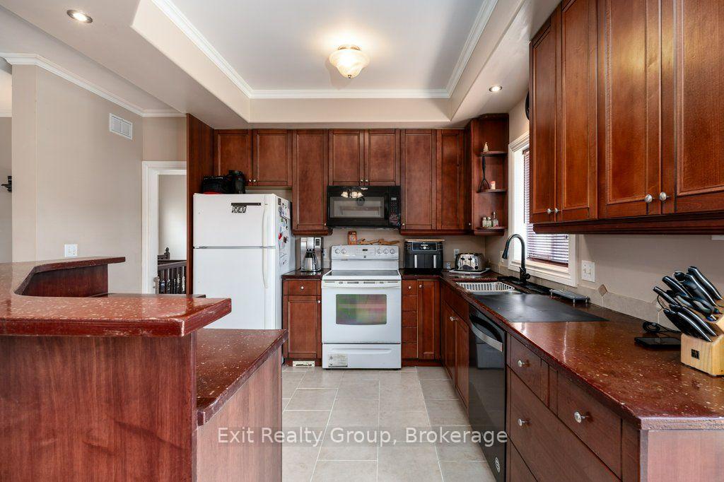 Photo 11 of 10435 Highway 41, Addington Highlands, Addington Highlands — HOMEH