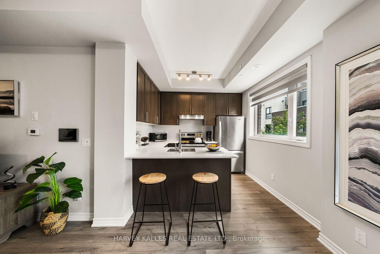 Photo 10 of Unit 324, 349 Wheat Boom Drive, Oakville, Joshua Meadows — HOMEH