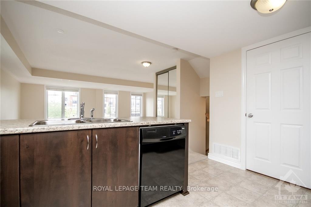 Photo 12 of Unit B, 148 Lindenshade Drive, Ottawa, Barrhaven - Strandherd — HOMEH