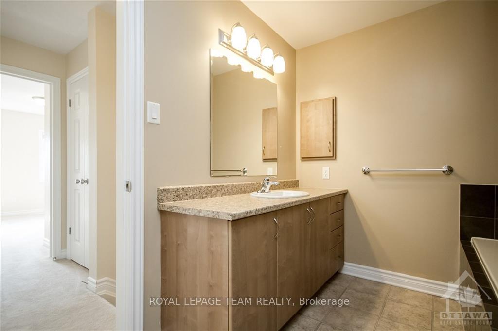 Photo 19 of Unit B, 148 Lindenshade Drive, Ottawa, Barrhaven - Strandherd — HOMEH