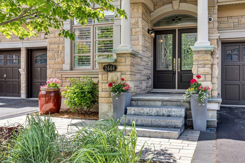 Photo 2 of 2444 Chateau Common, Oakville, Bronte Creek — HOMEH