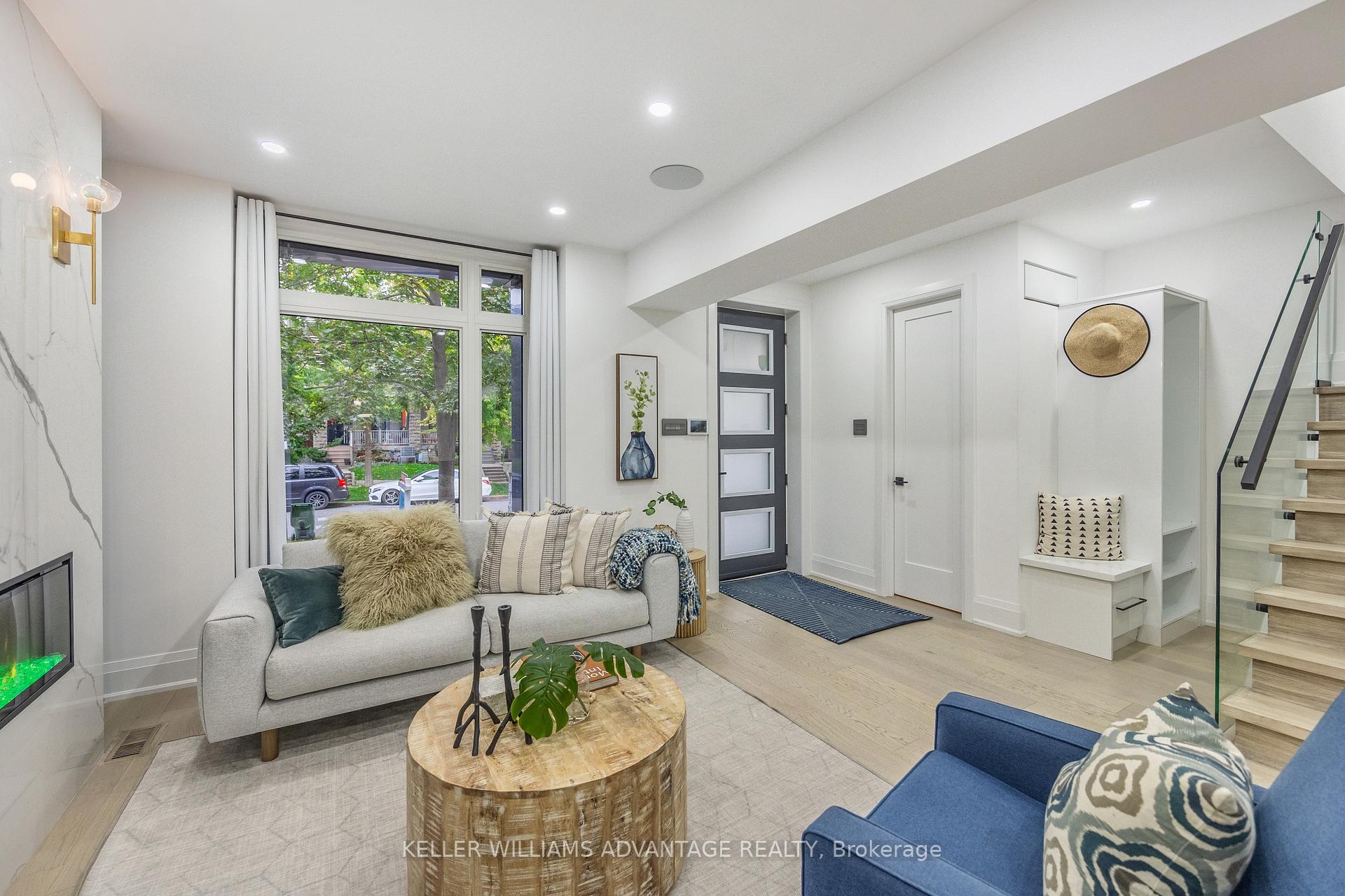 Photo 4 of 36 Lockwood Road, Toronto, The Beaches — HOMEH
