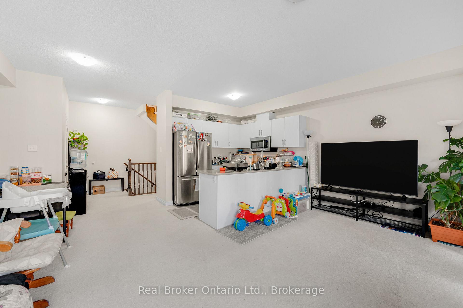 Photo 10 of Unit 80, 88 Decorso Drive, Guelph, Kortright East — HOMEH