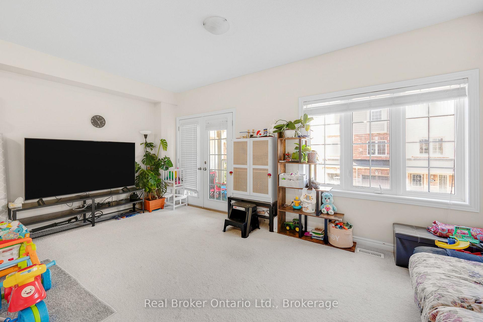 Photo 15 of Unit 80, 88 Decorso Drive, Guelph, Kortright East — HOMEH