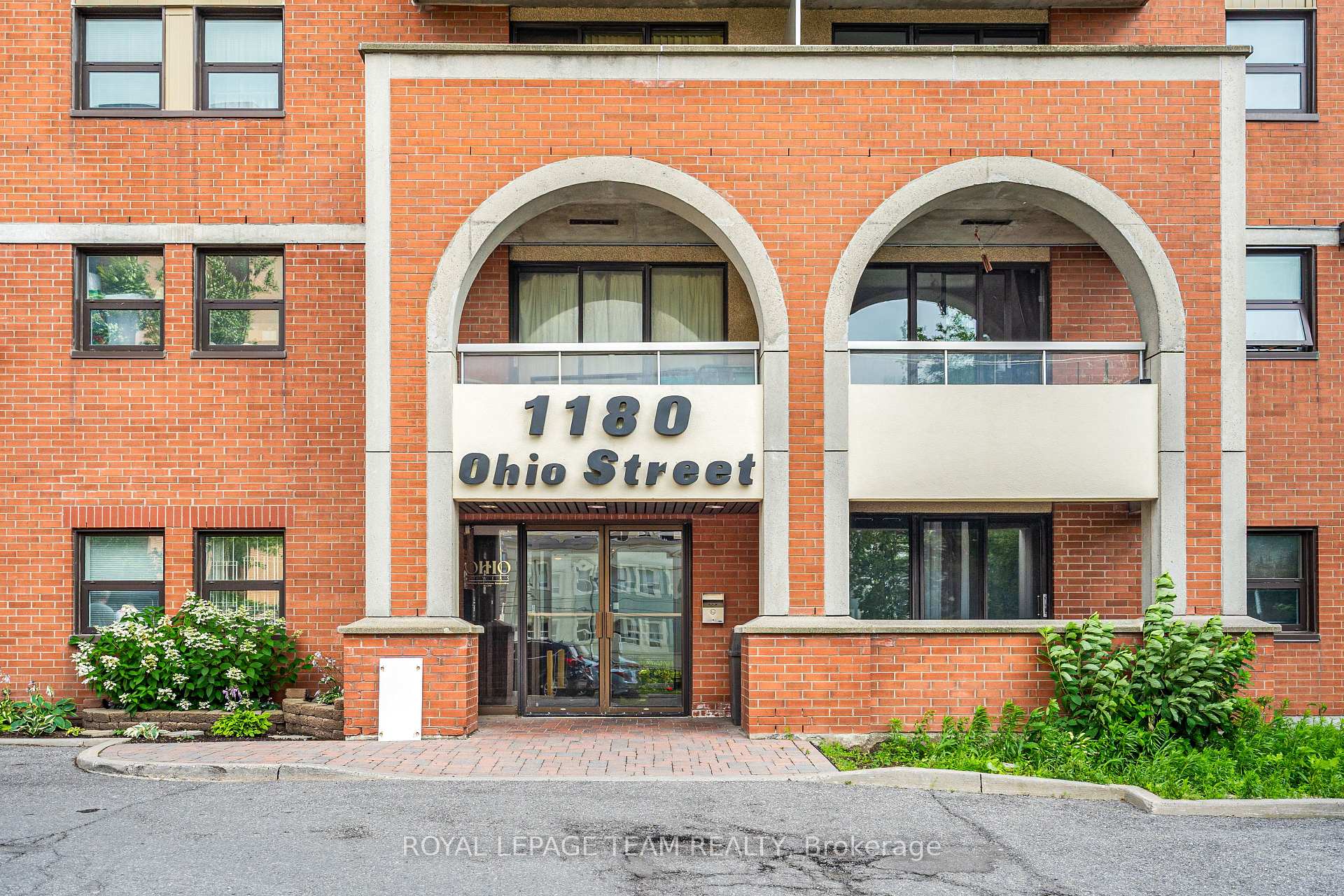Photo 3 of Unit 301, 1180 Ohio Street, Ottawa, Billings Bridge — HOMEH