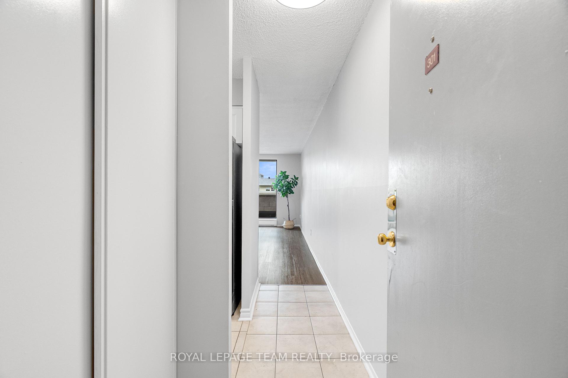Photo 4 of Unit 301, 1180 Ohio Street, Ottawa, Billings Bridge — HOMEH