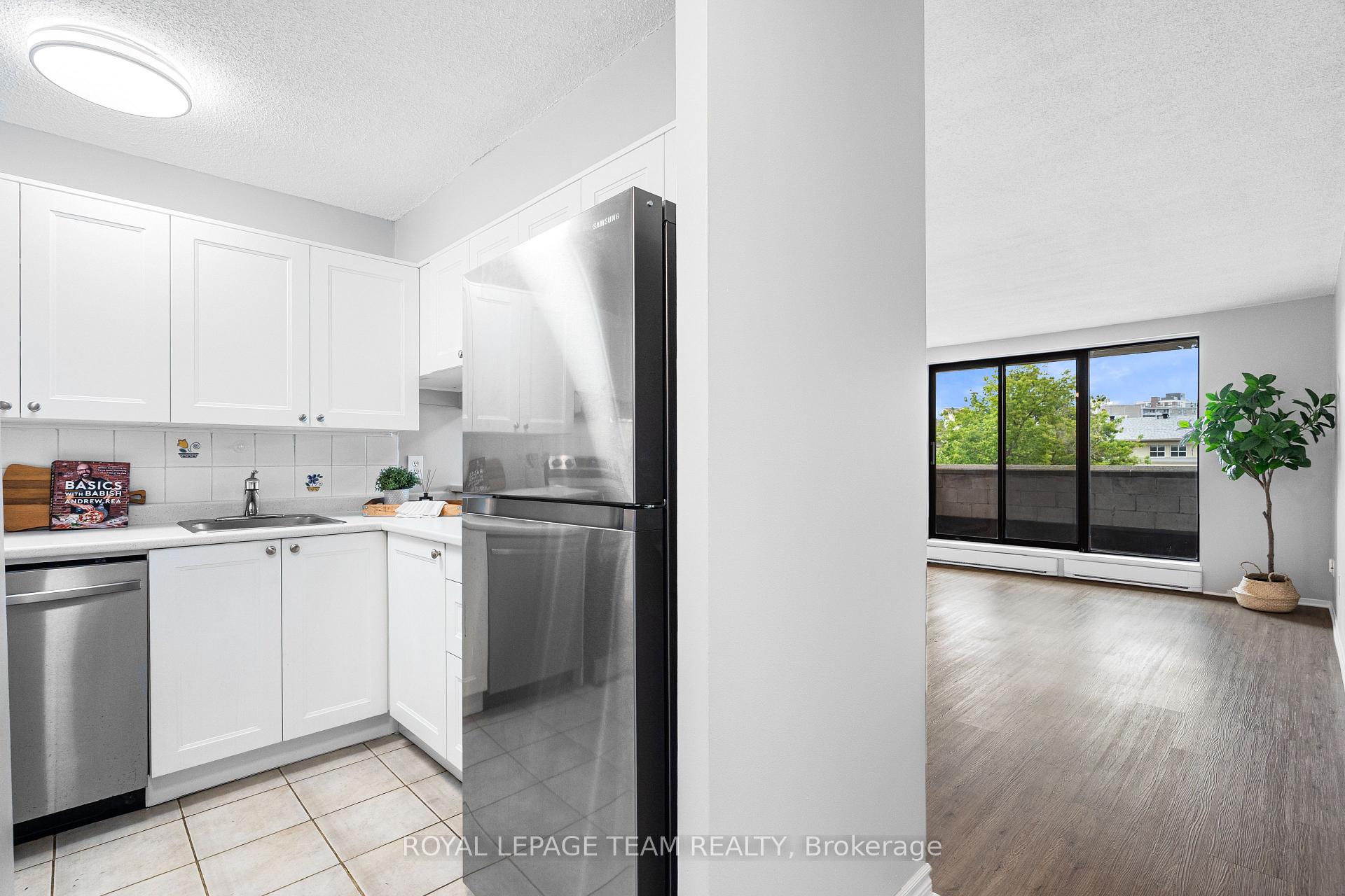 Photo 5 of Unit 301, 1180 Ohio Street, Ottawa, Billings Bridge — HOMEH
