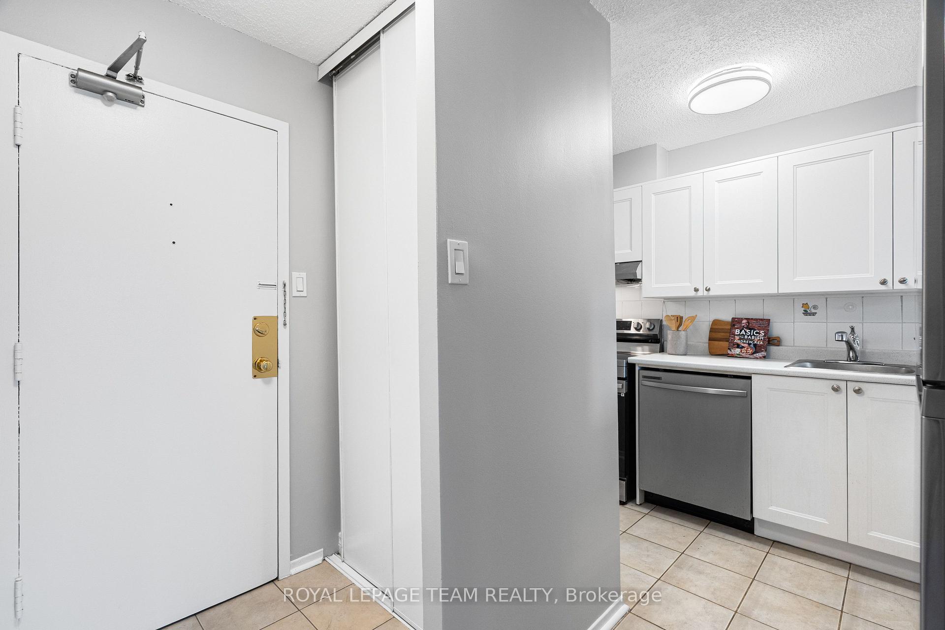 Photo 6 of Unit 301, 1180 Ohio Street, Ottawa, Billings Bridge — HOMEH