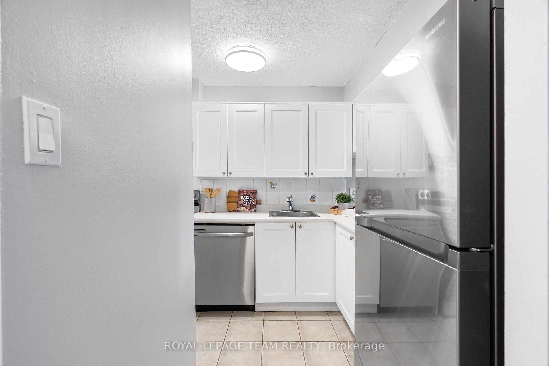 Photo 7 of Unit 301, 1180 Ohio Street, Ottawa, Billings Bridge — HOMEH