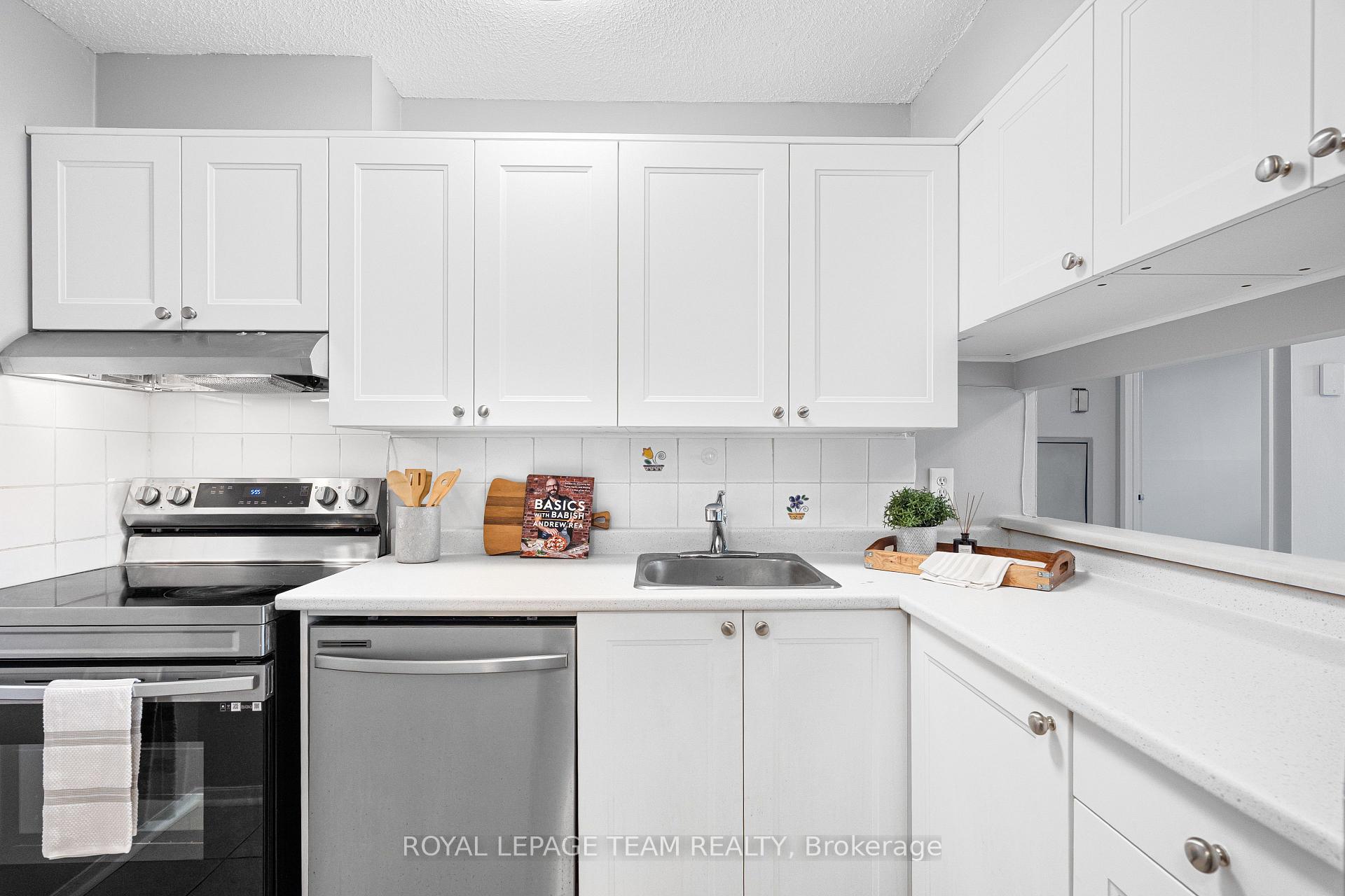 Photo 8 of Unit 301, 1180 Ohio Street, Ottawa, Billings Bridge — HOMEH