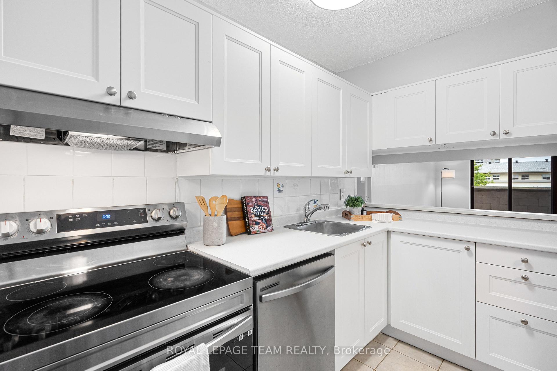 Photo 12 of Unit 301, 1180 Ohio Street, Ottawa, Billings Bridge — HOMEH