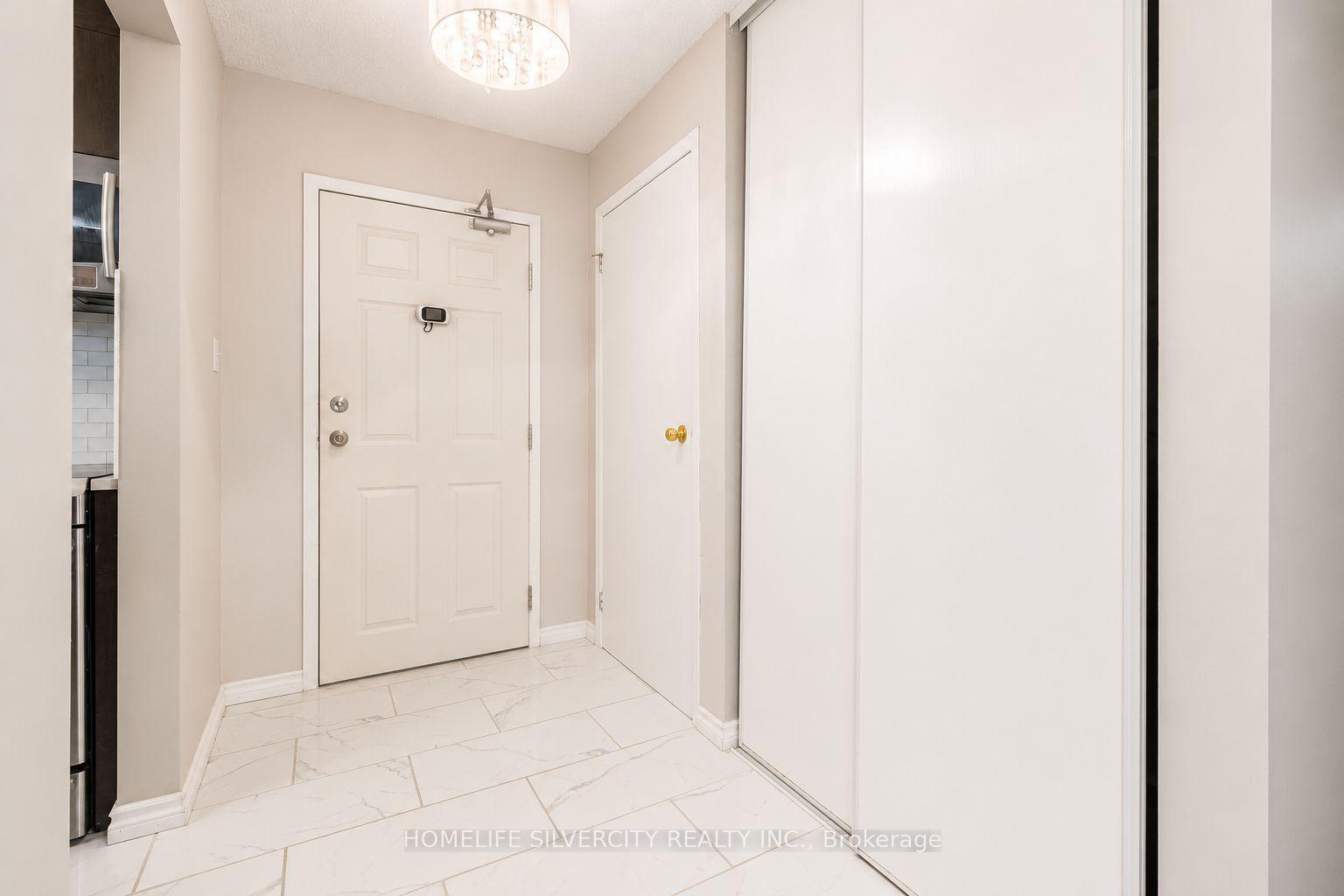 Photo 4 of Unit 303, 733 Deveron Crescent, London, South T — HOMEH