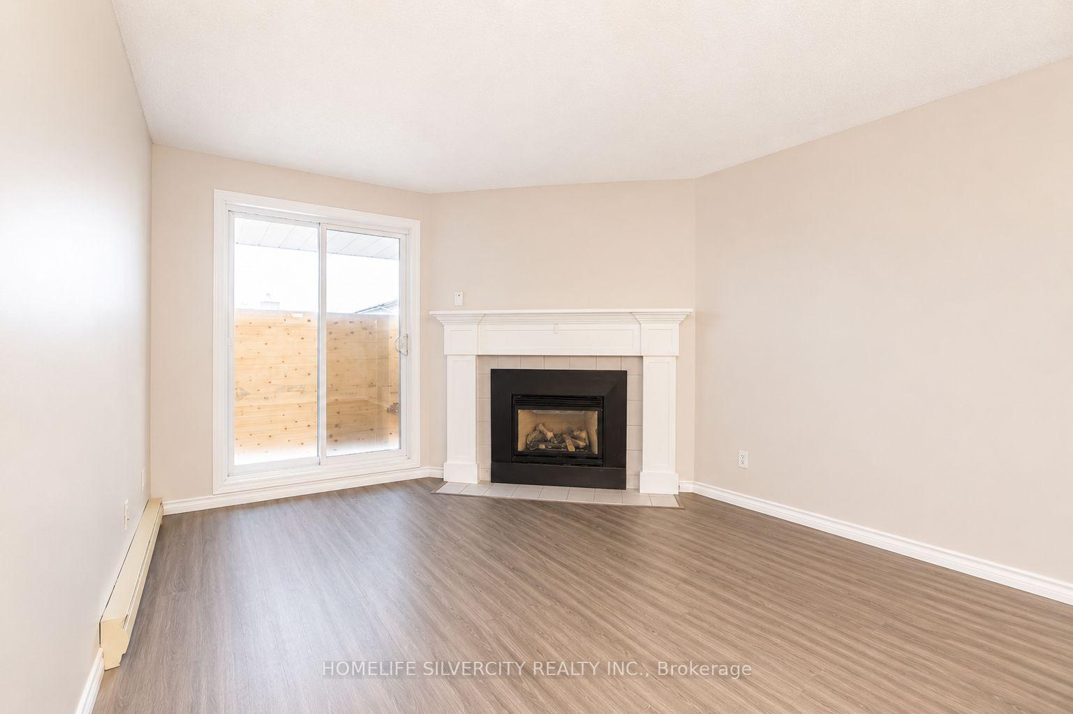 Photo 5 of Unit 303, 733 Deveron Crescent, London, South T — HOMEH