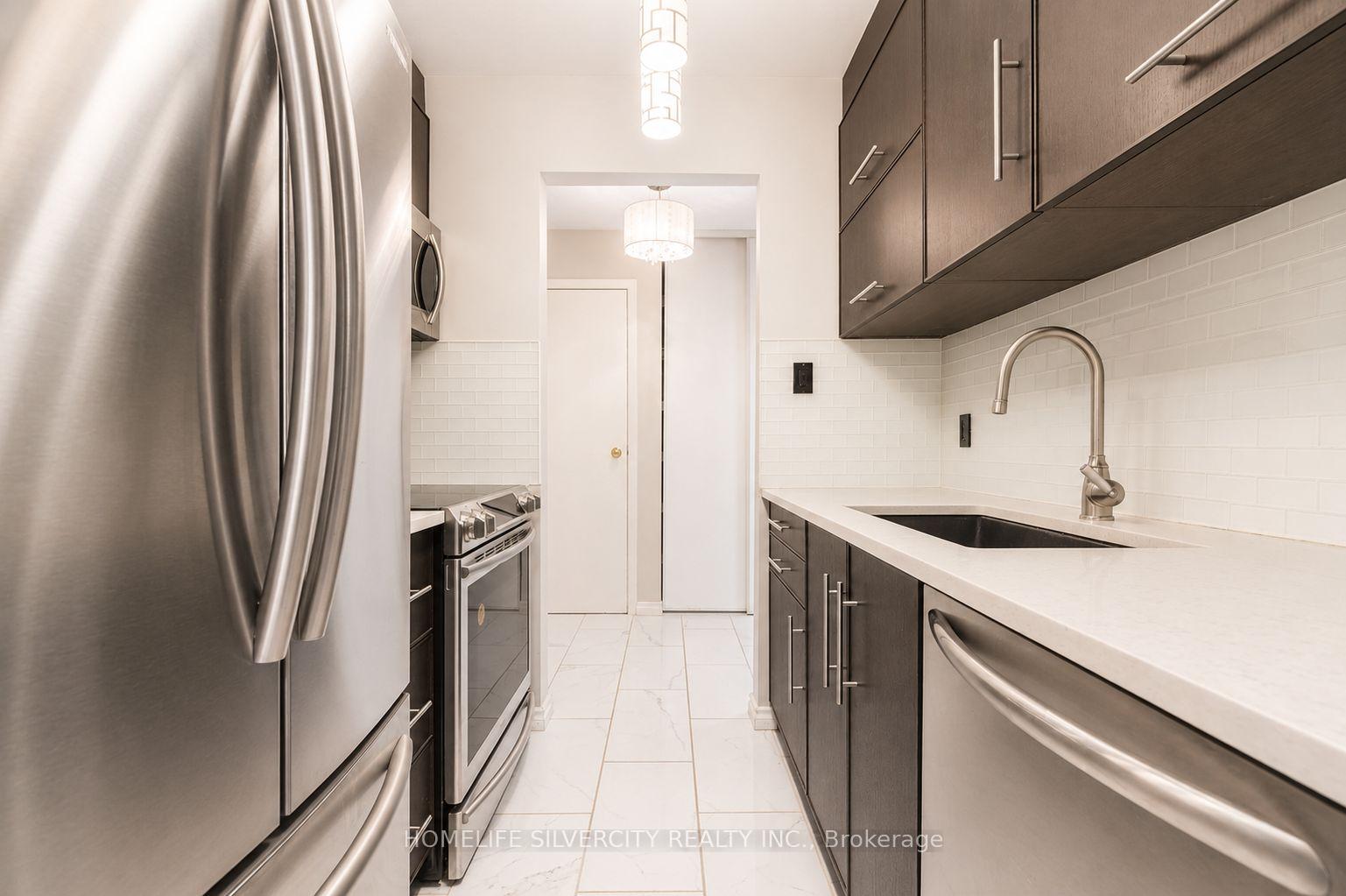 Photo 7 of Unit 303, 733 Deveron Crescent, London, South T — HOMEH