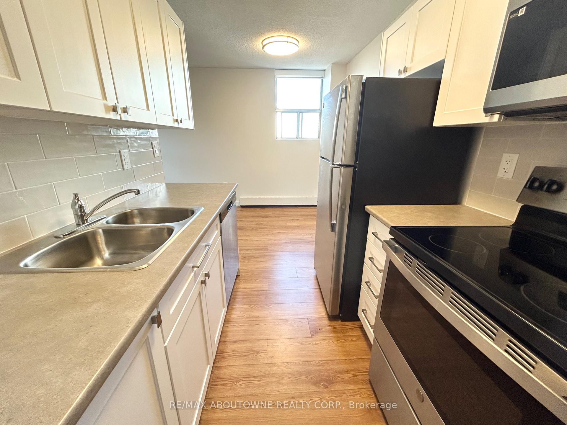 Photo 5 of Unit 902, 111 Market Street, Hamilton, Central — HOMEH