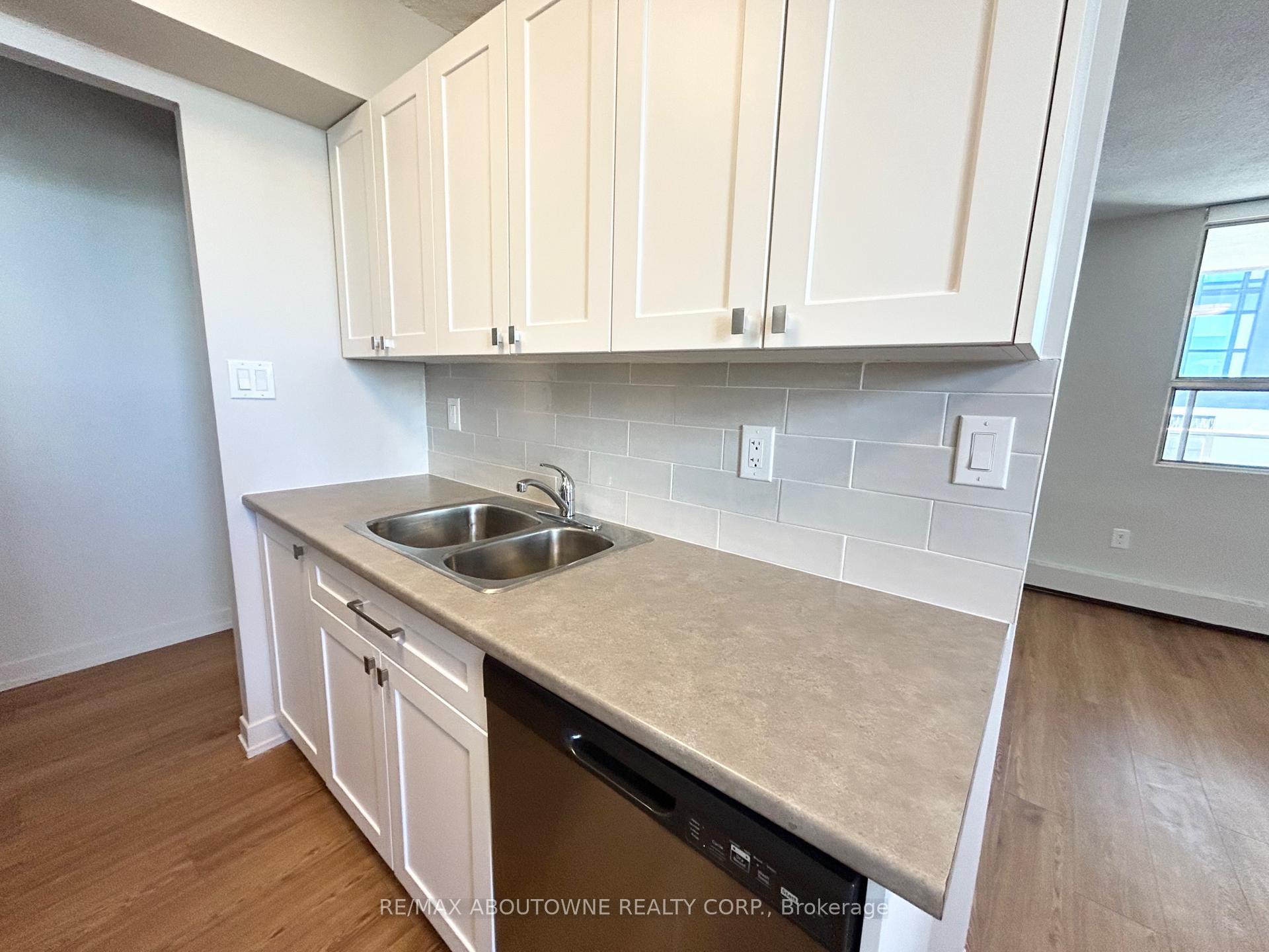 Photo 6 of Unit 902, 111 Market Street, Hamilton, Central — HOMEH