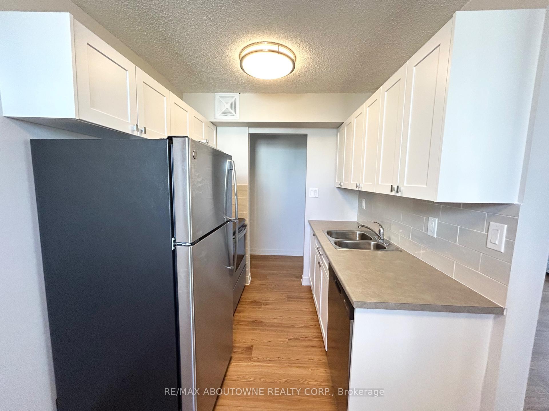 Photo 8 of Unit 902, 111 Market Street, Hamilton, Central — HOMEH