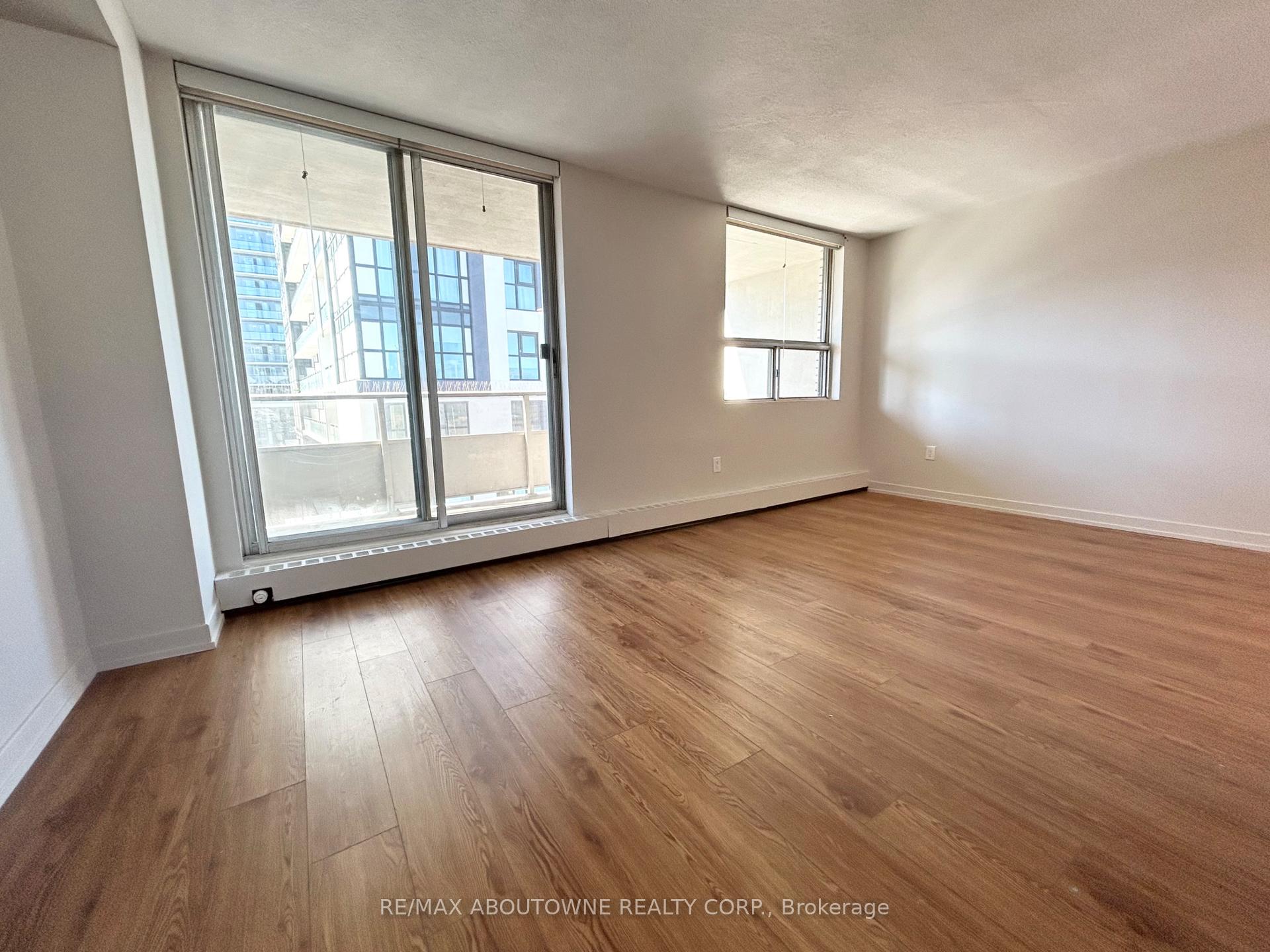 Photo 10 of Unit 902, 111 Market Street, Hamilton, Central — HOMEH