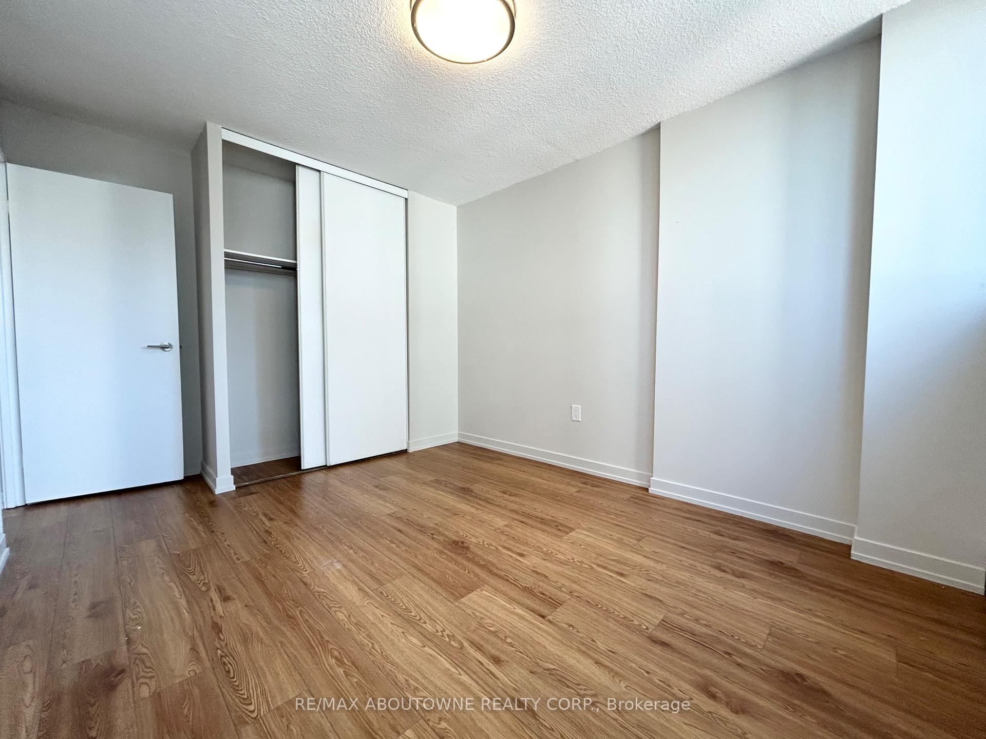 Photo 12 of Unit 902, 111 Market Street, Hamilton, Central — HOMEH