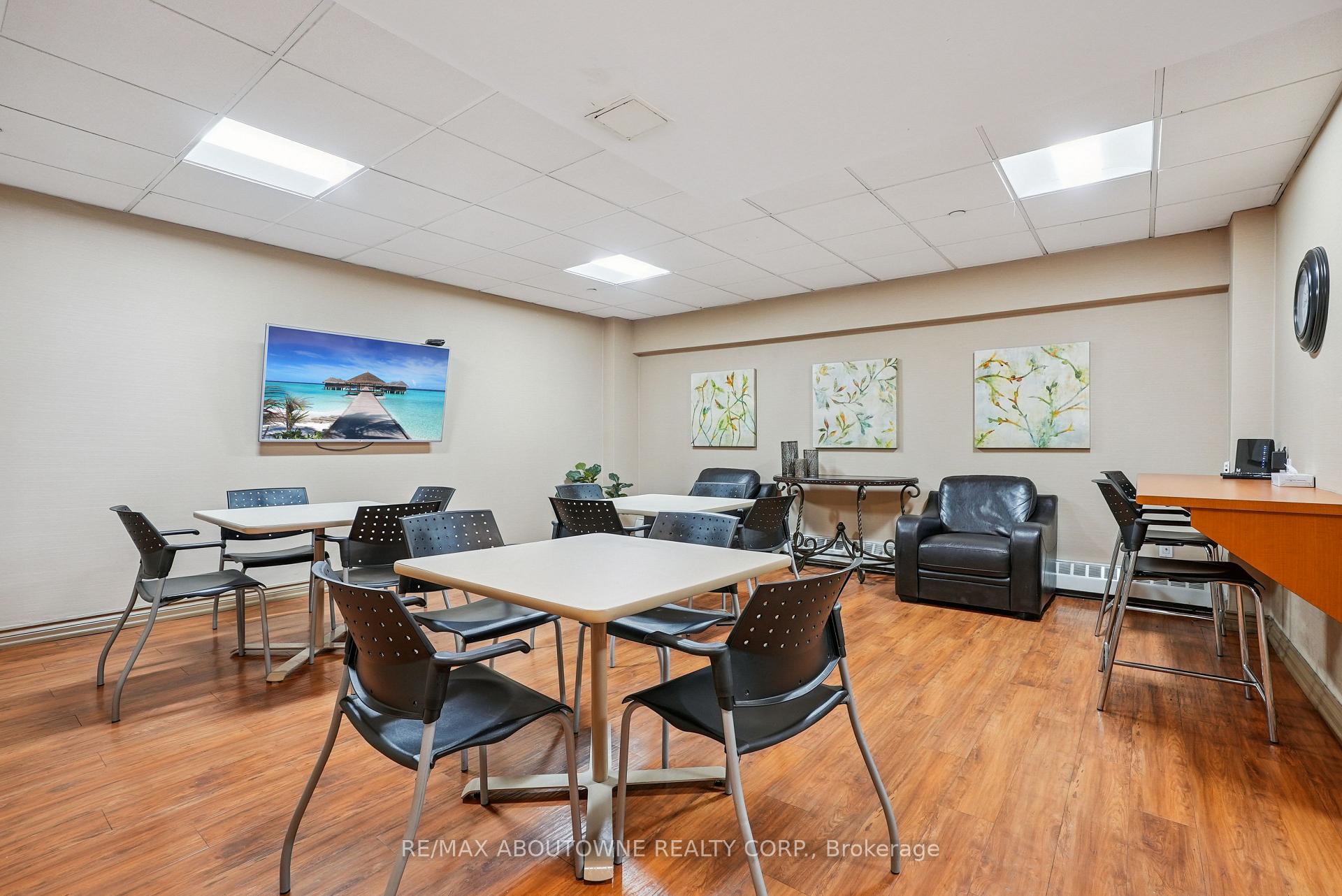 Photo 22 of Unit 902, 111 Market Street, Hamilton, Central — HOMEH