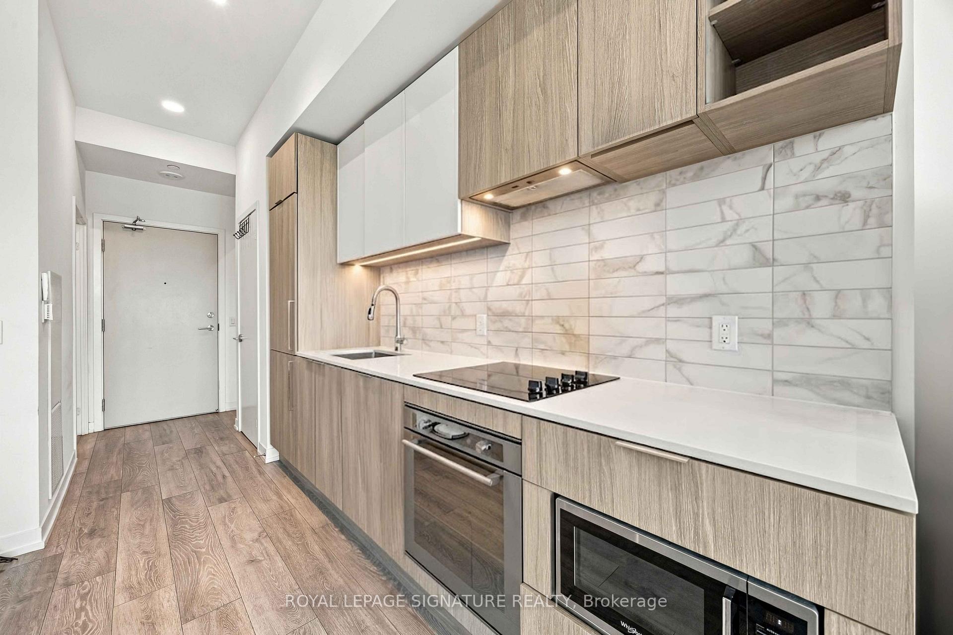 Photo 2 of Unit 817, 2020 Bathurst Street, Toronto, Humewood-Cedarvale — HOMEH
