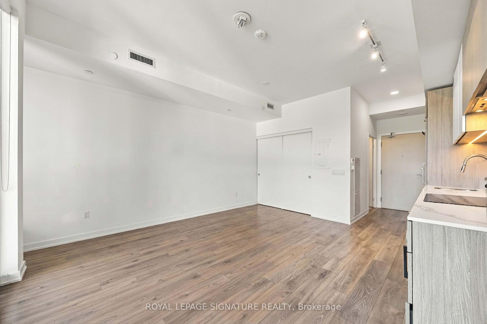 Photo 5 of Unit 817, 2020 Bathurst Street, Toronto, Humewood-Cedarvale — HOMEH