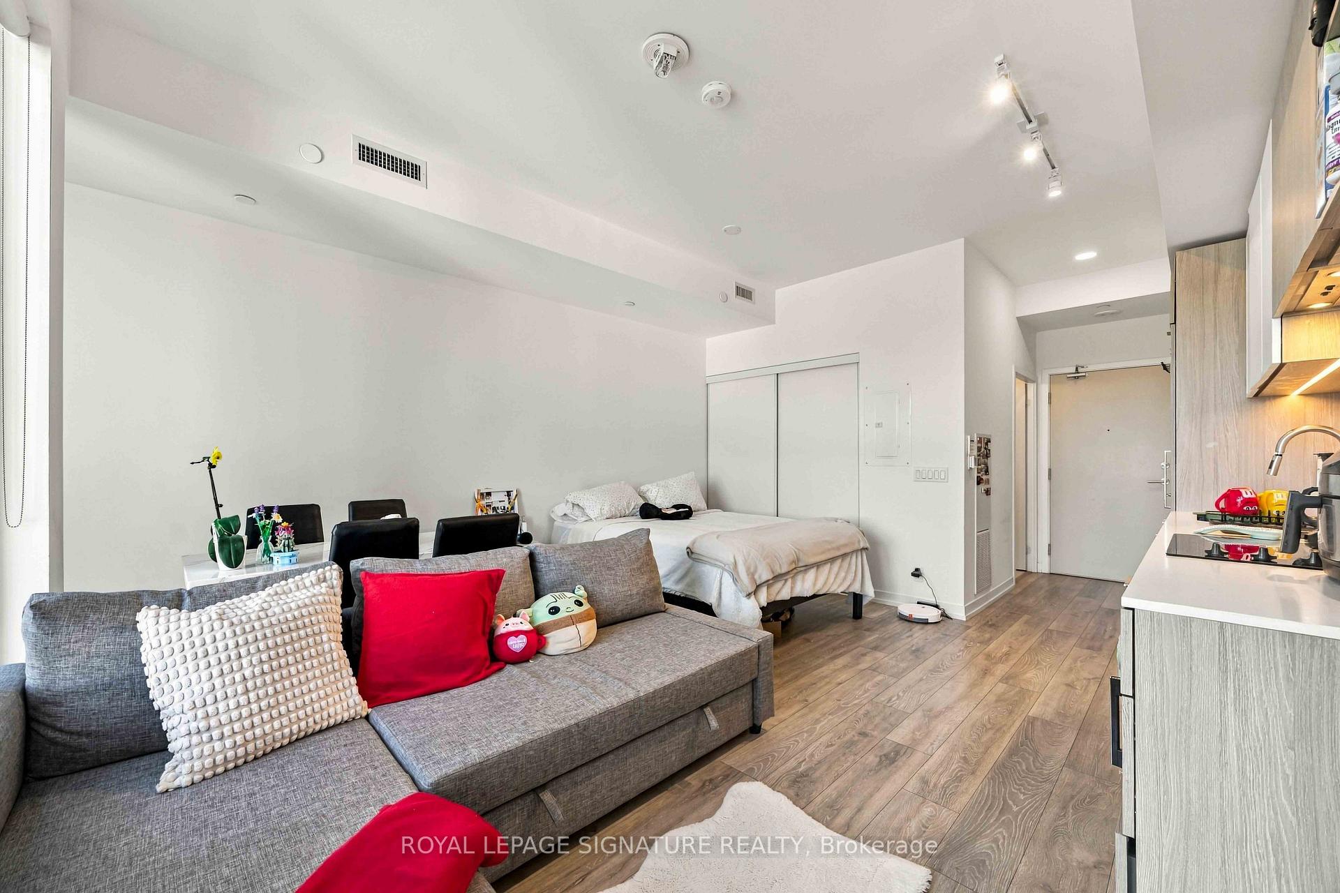 Photo 6 of Unit 817, 2020 Bathurst Street, Toronto, Humewood-Cedarvale — HOMEH