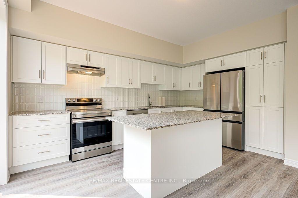 Photo 10 of Unit 49, 100 Hollywood Court, Cambridge, Greenway-Chaplin — HOMEH