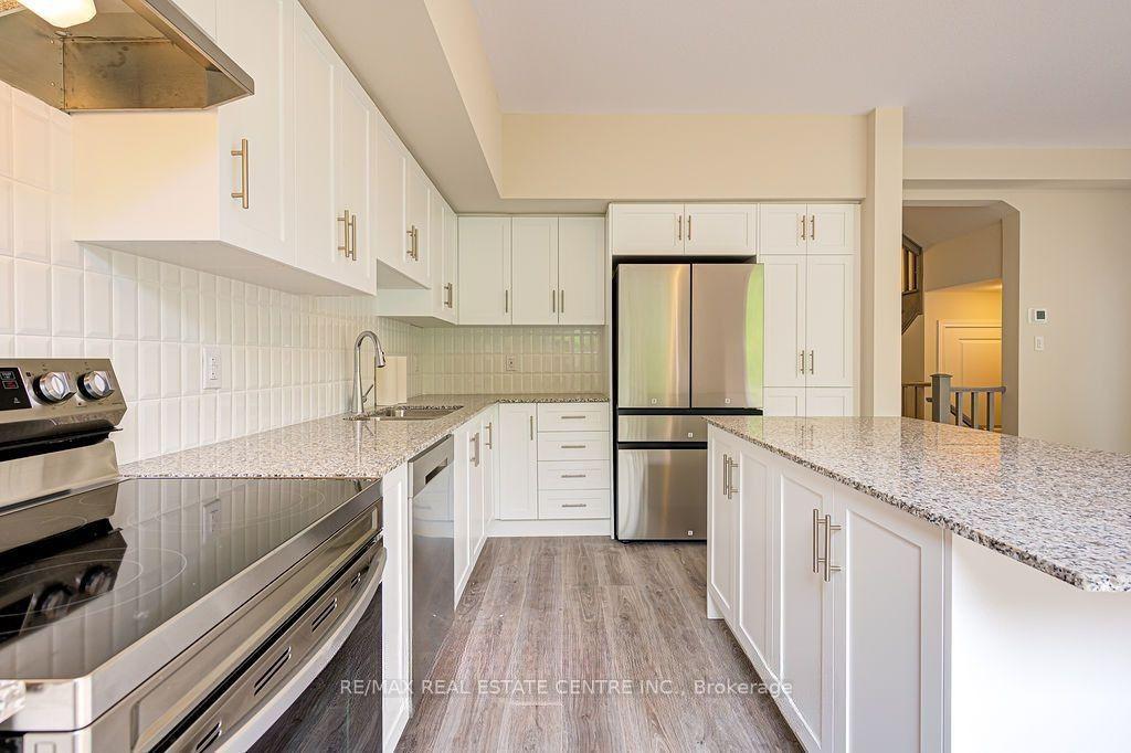 Photo 12 of Unit 49, 100 Hollywood Court, Cambridge, Greenway-Chaplin — HOMEH