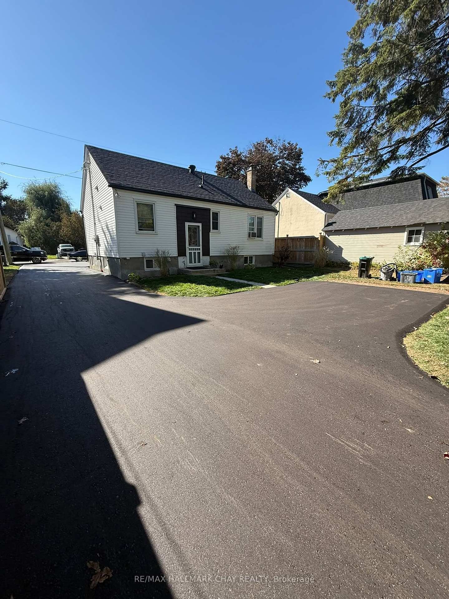 Photo 1 of 137 Clapperton Street, Barrie, Wellington — HOMEH