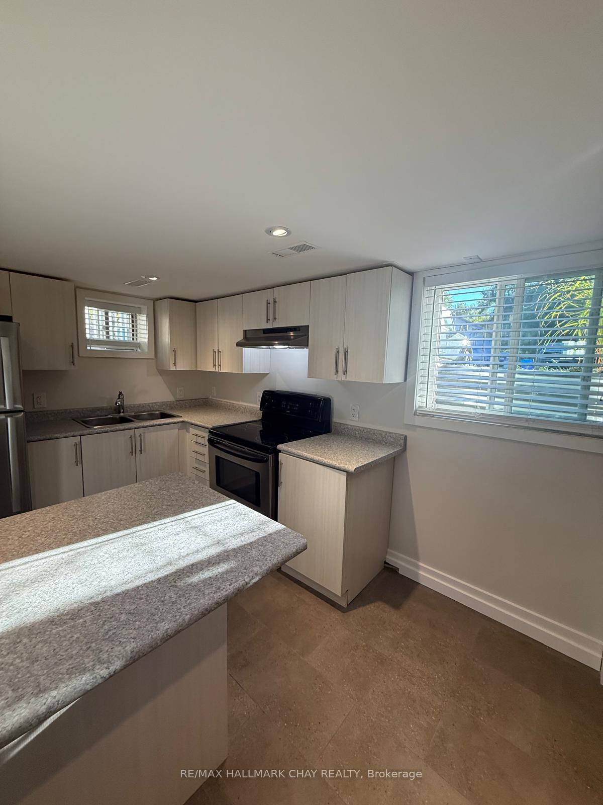 Photo 5 of 137 Clapperton Street, Barrie, Wellington — HOMEH