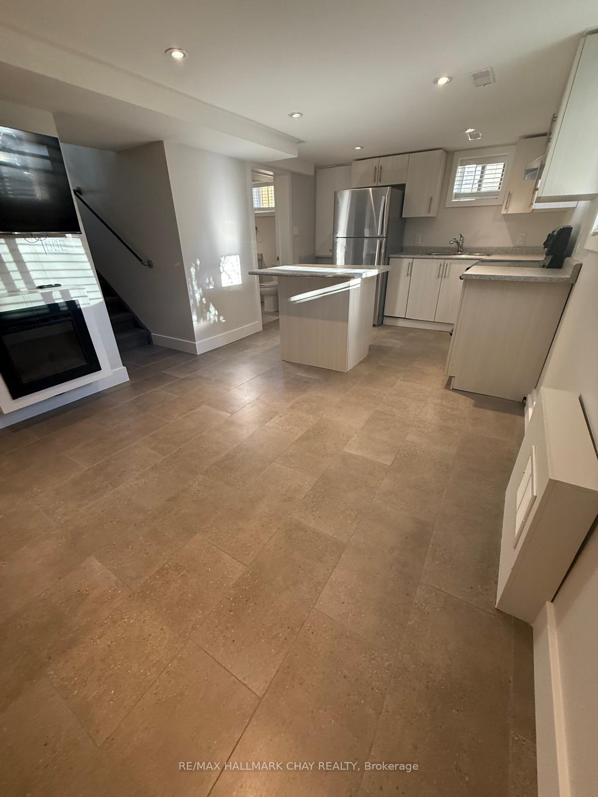 Photo 8 of 137 Clapperton Street, Barrie, Wellington — HOMEH
