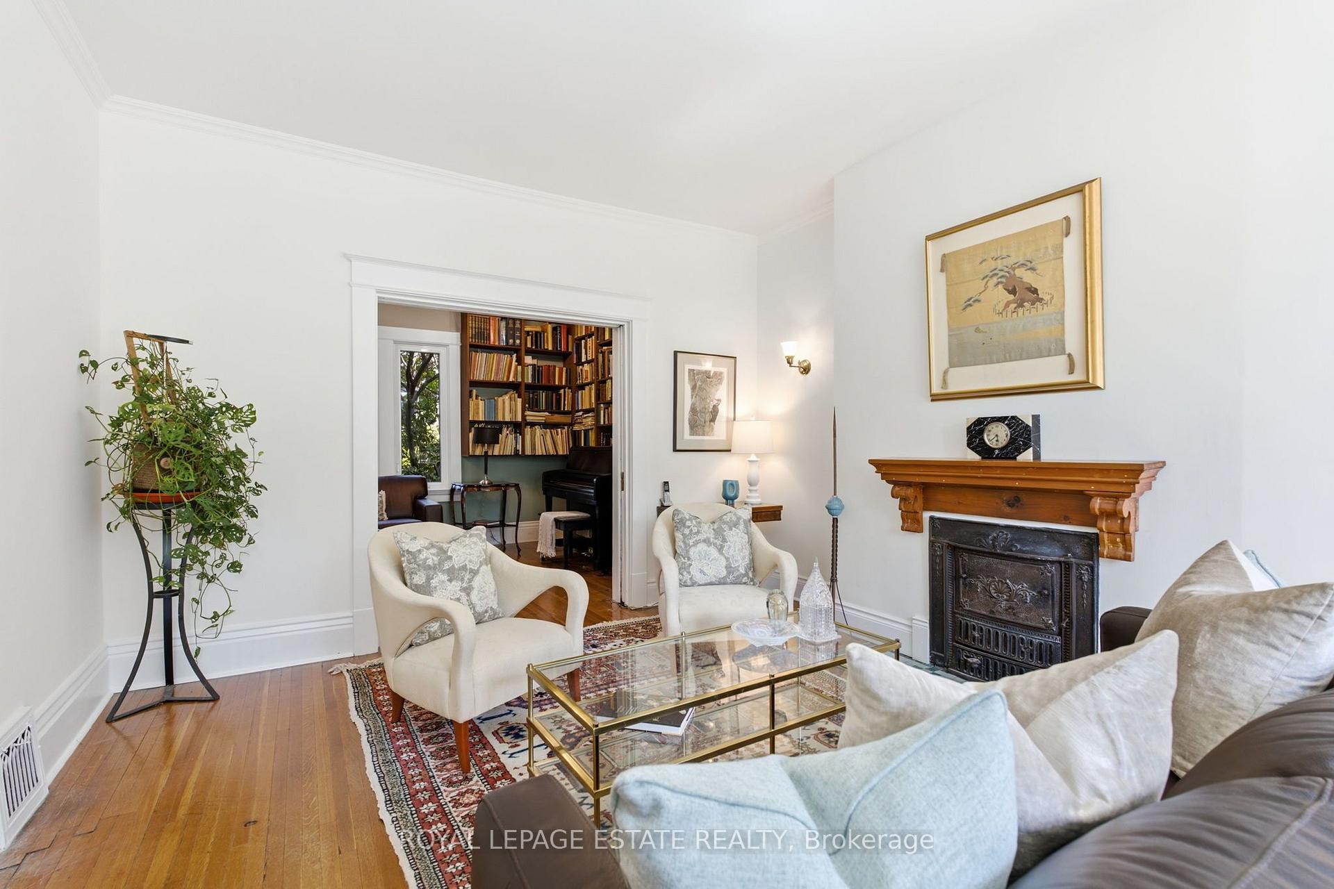 Photo 4 of 14 Lyall Avenue, Toronto, East End-Danforth — HOMEH