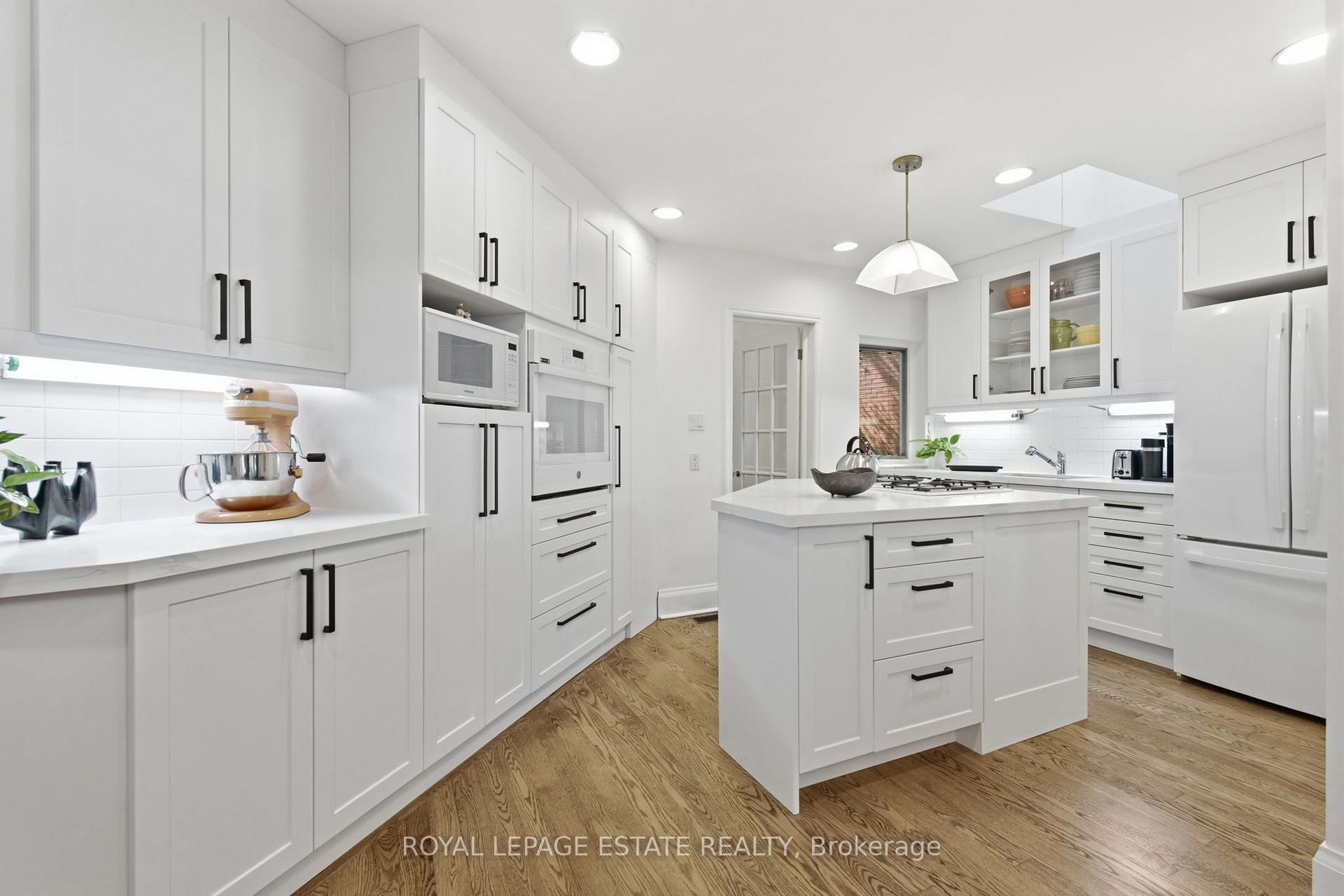 Photo 12 of 14 Lyall Avenue, Toronto, East End-Danforth — HOMEH